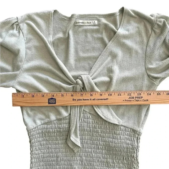 Abercrombie & Fitch Smocked Blouse Shirt With Tie Front Size Small Green - Picture 7 of 8